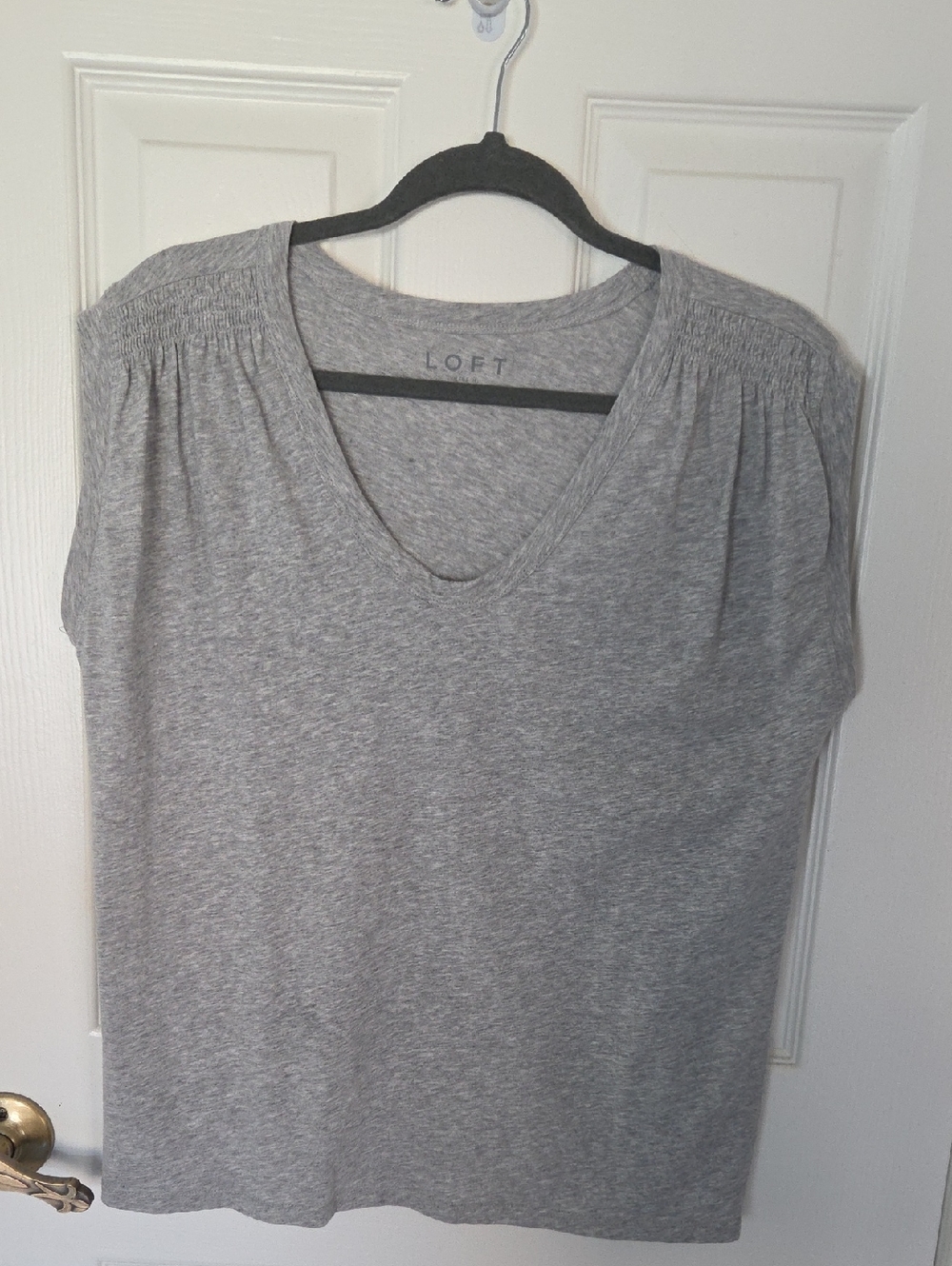 LOFT Gray Heathered V-Neck Short Sleeve Tee